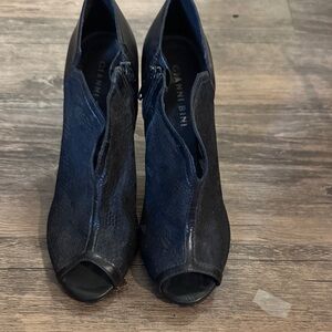 Gianni Bini Women's Navy and Black Peep Toe Booties